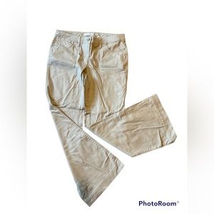 white house black market womens beige tan flare leg short pants size 10 S.